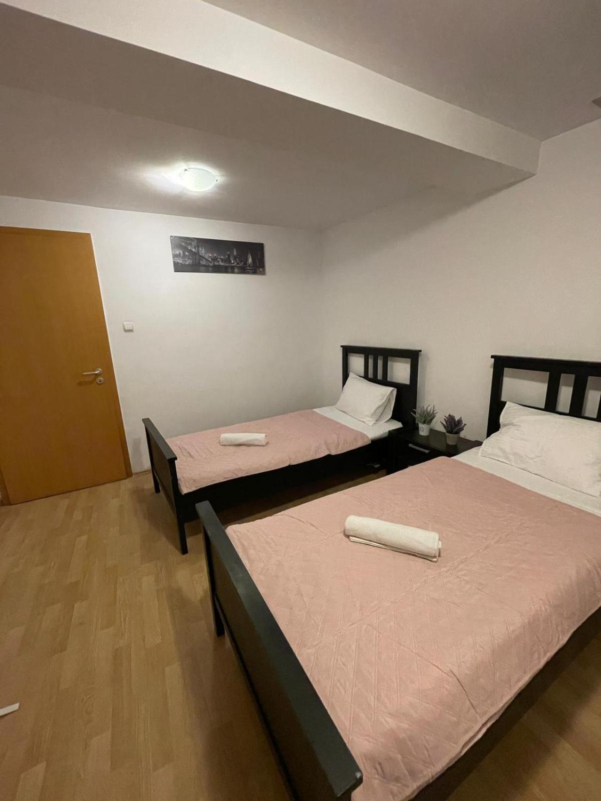 Mossapartments Бухарест Экстерьер фото